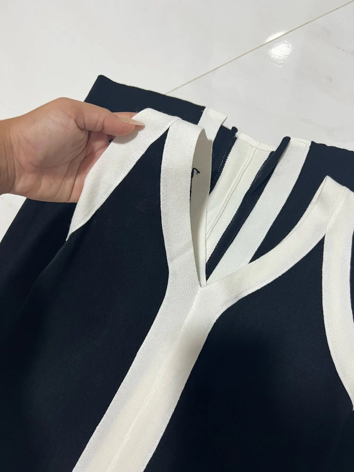 Noa | Aricia V-Neck Dress