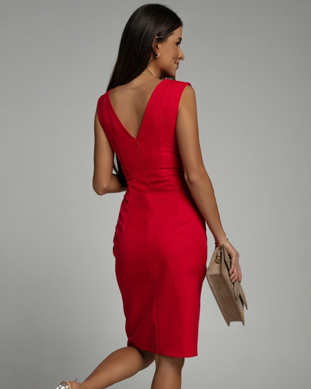 Audrey | Fitted dress with V-neckline and slit