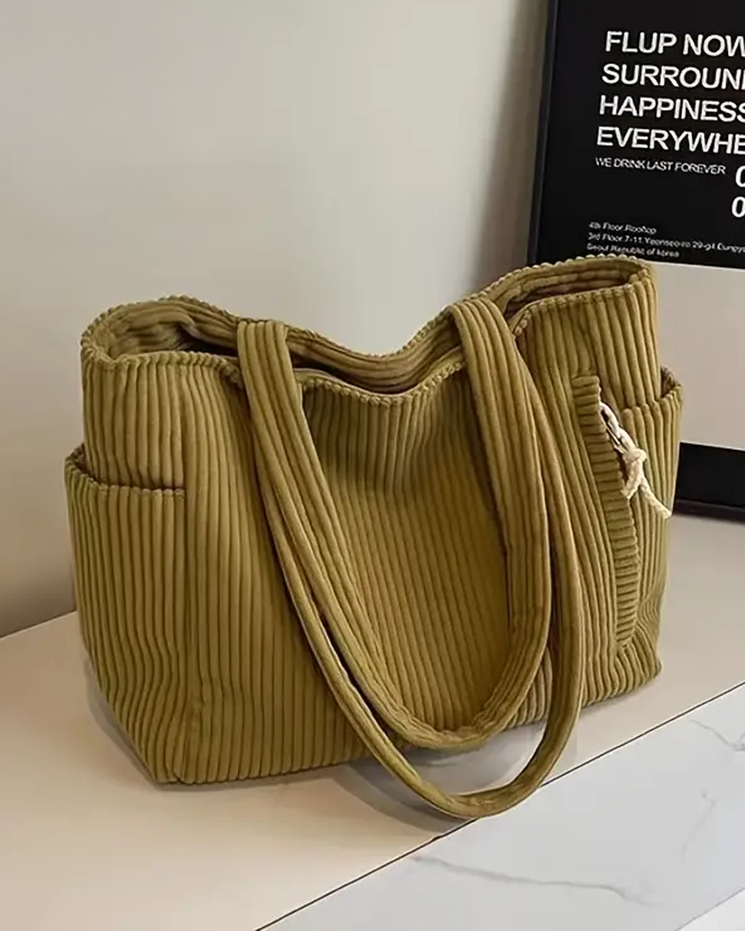 Stribbe™ - Ribbad Toteväska med Dragskodetalj