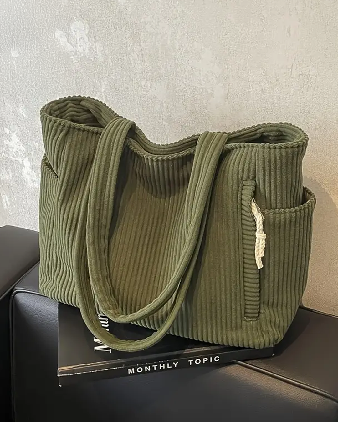 Stribbe™ - Ribbad Toteväska med Dragskodetalj