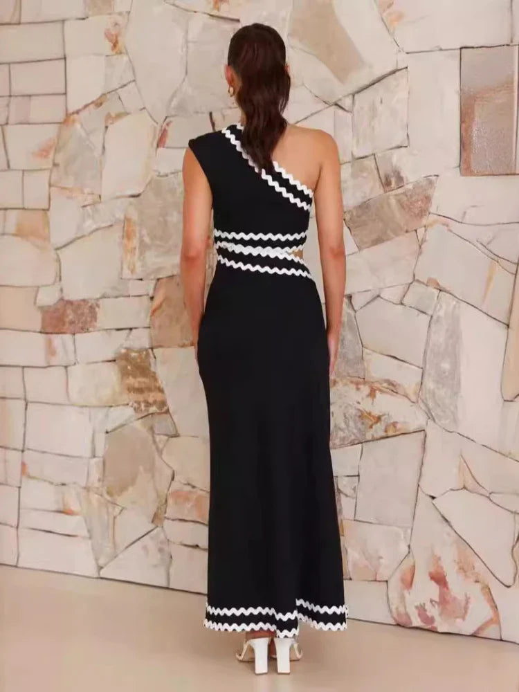 Rosa | Elegant sleeveless dress